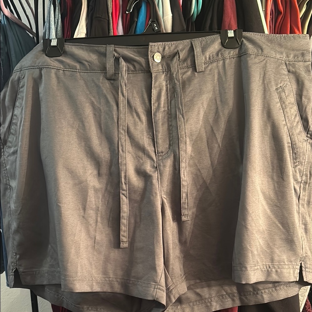 Magellan Outdoors Gray Cargo Shorts